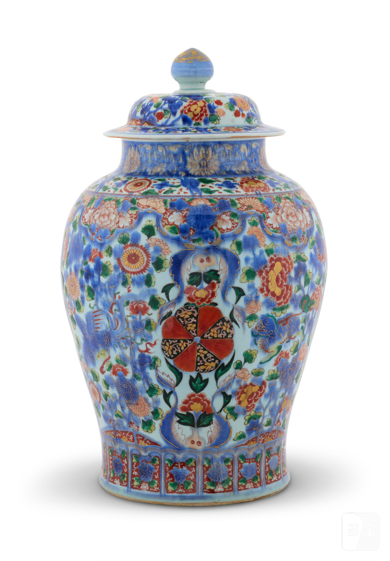 GRANDE POTICHE COUVERTE EN PORCELAINE IMARI  CHINE, DYNASTIE QING, ÉPOQUE KANGXI (1662-1722)